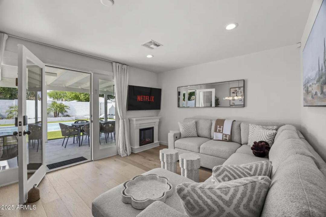 Real Estate Picture 17