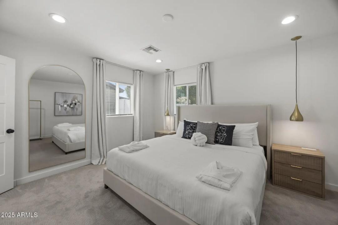 Real Estate Picture 21