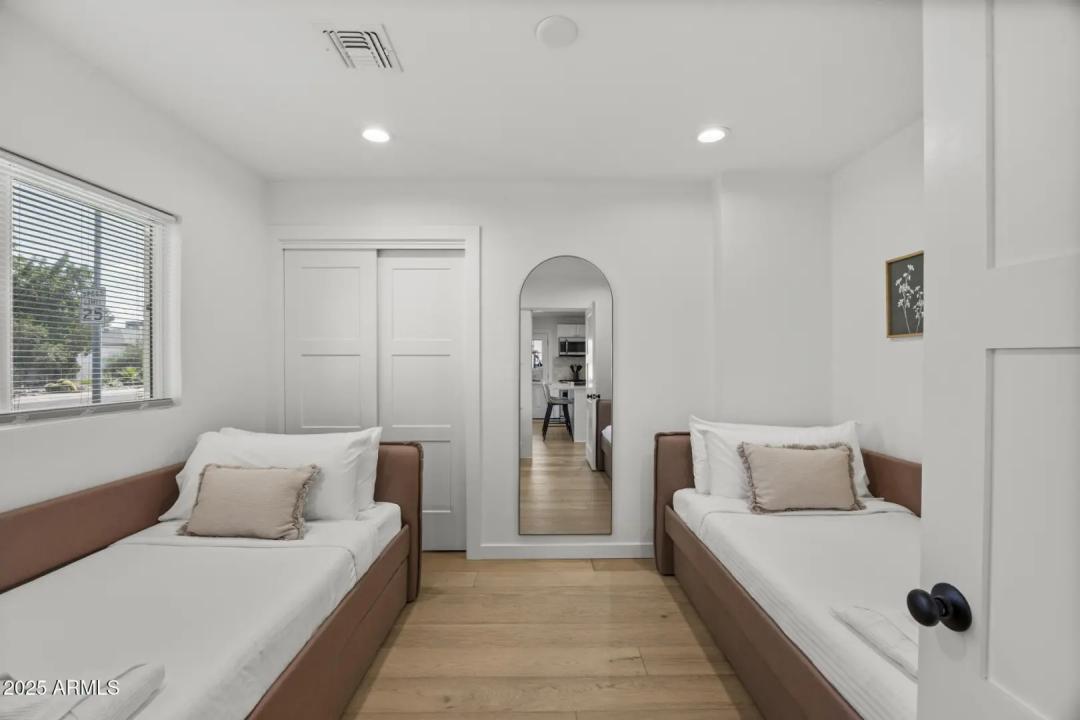 Real Estate Picture 27