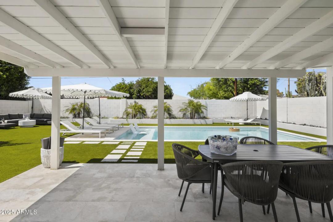 Real Estate Picture 33