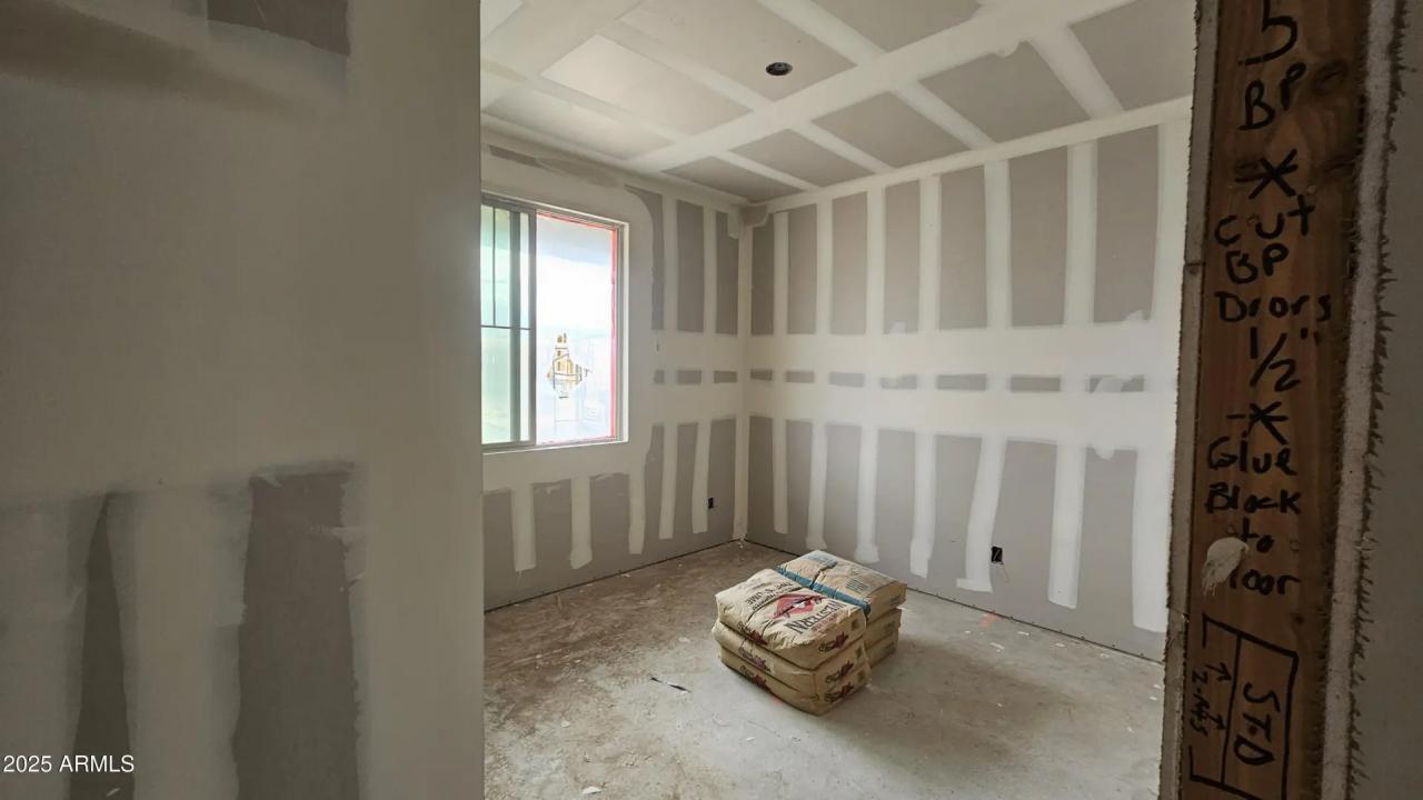 Real Estate Picture 4