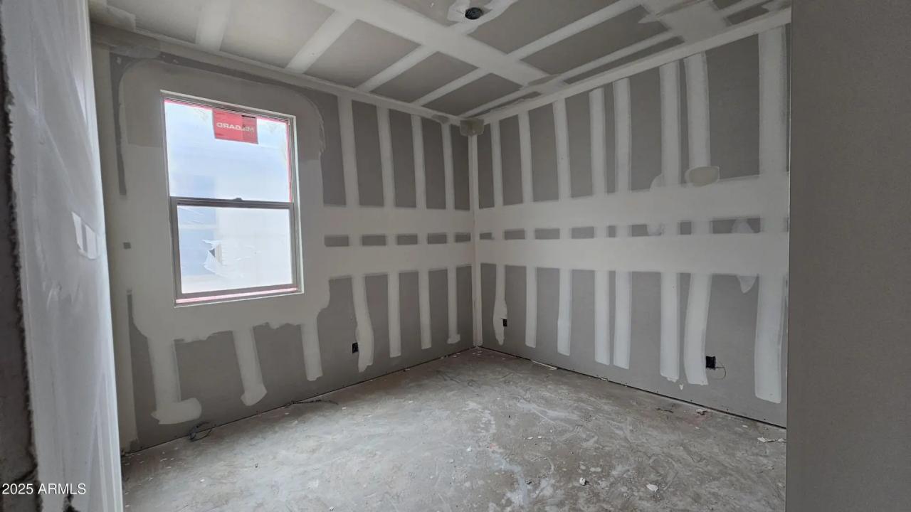 Real Estate Picture 6