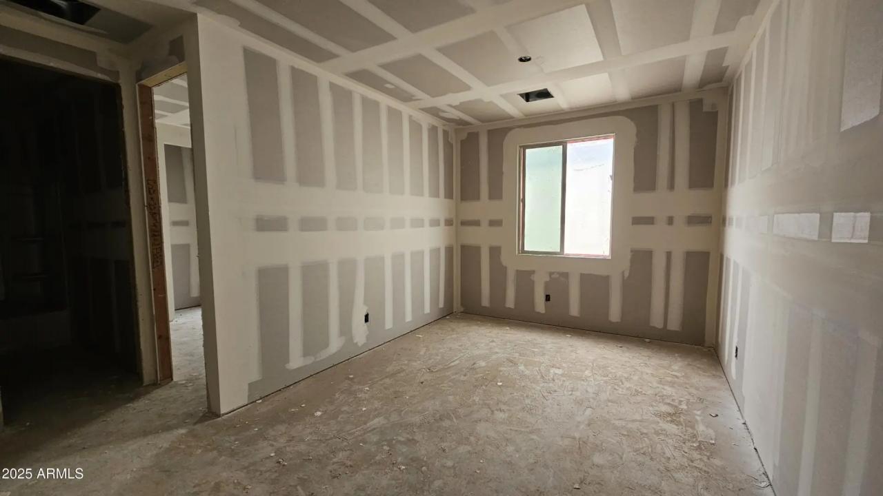 Real Estate Picture 10