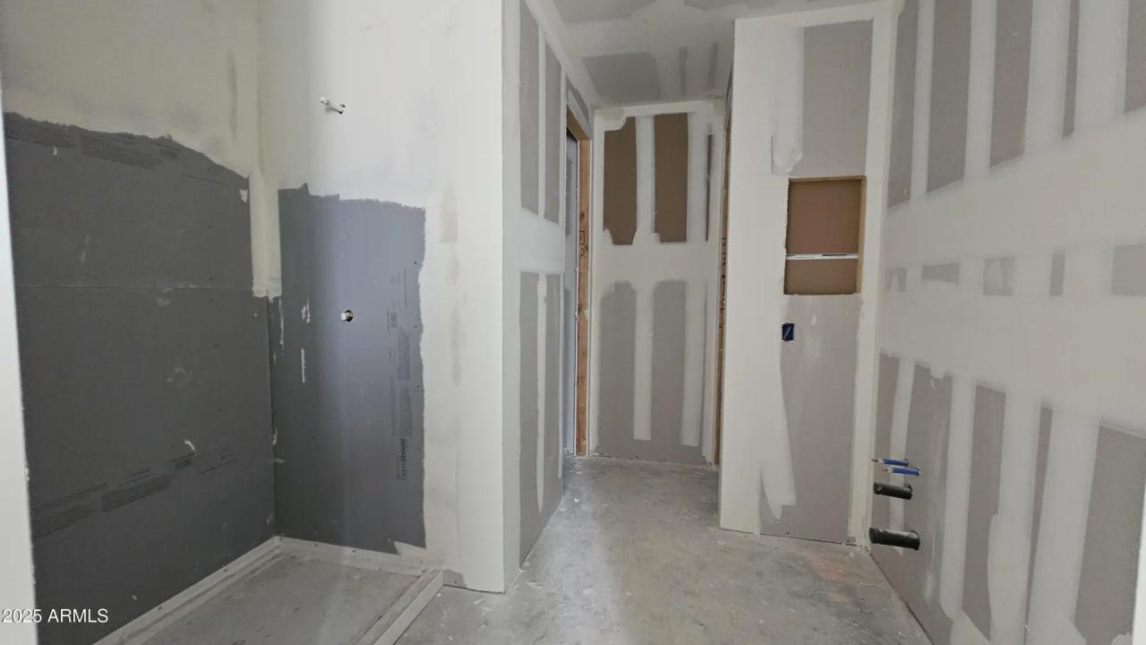 Real Estate Picture 14