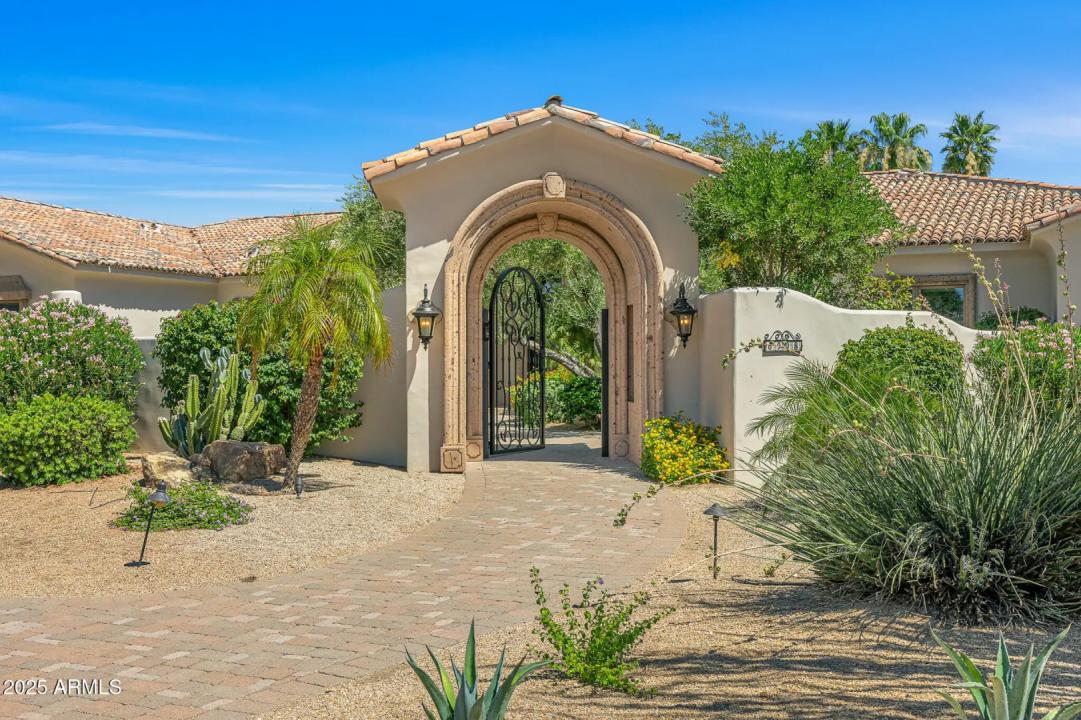 Real Estate Picture 10