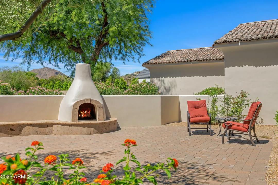 Real Estate Picture 11