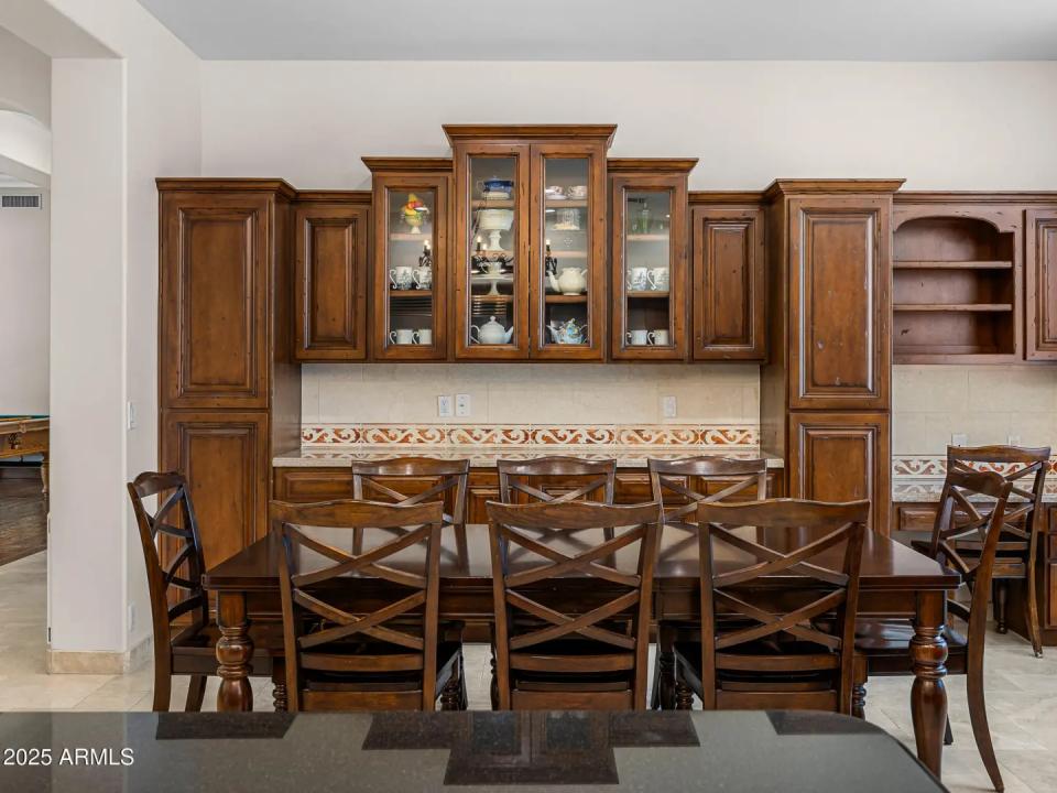 Real Estate Picture 16
