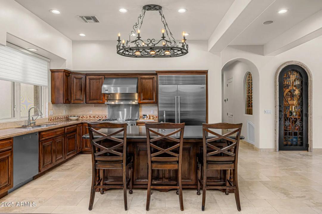 Real Estate Picture 6