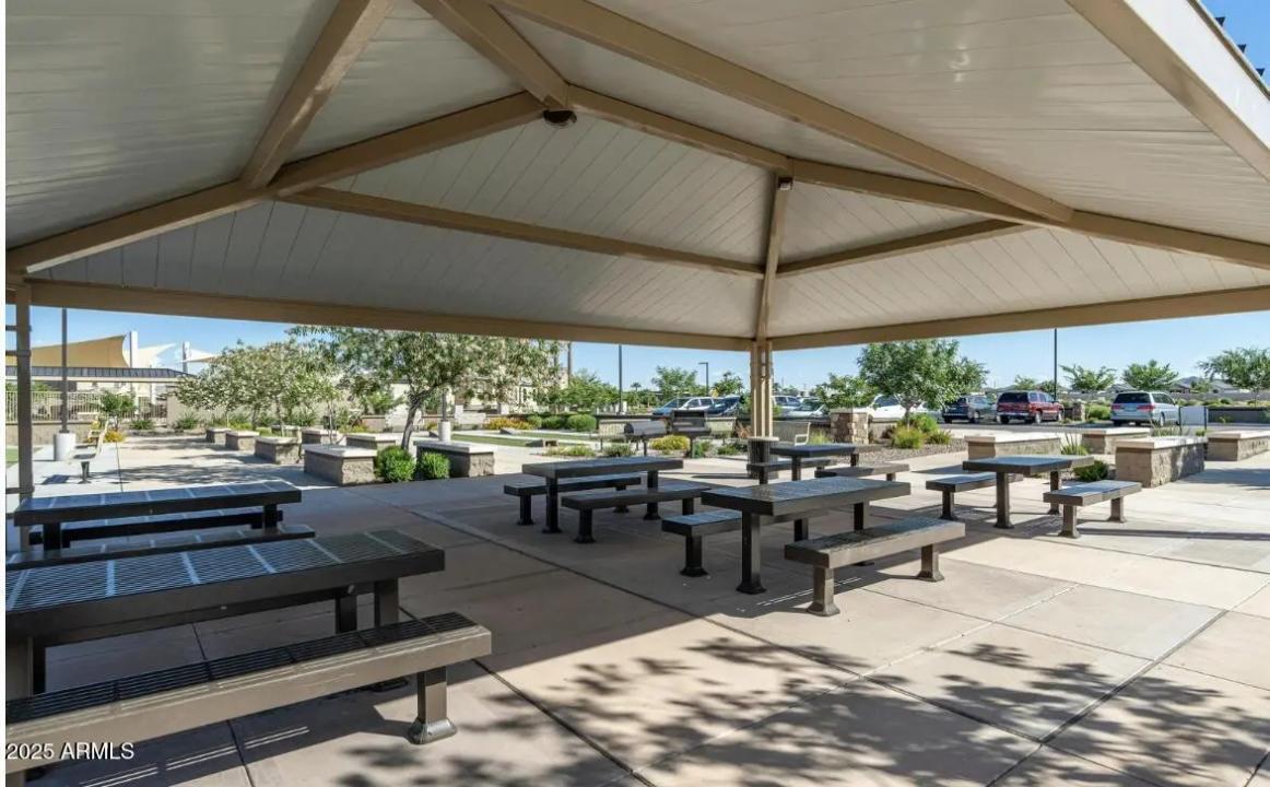 Real Estate Picture 35