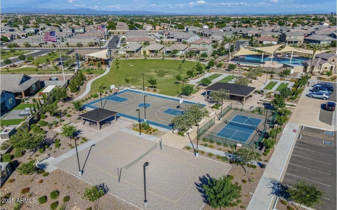 Real Estate Picture 38