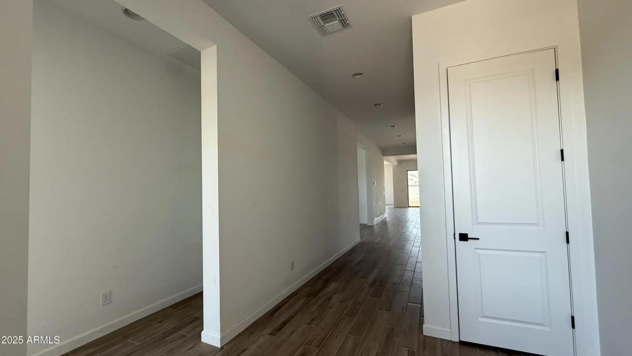 Real Estate Picture 5