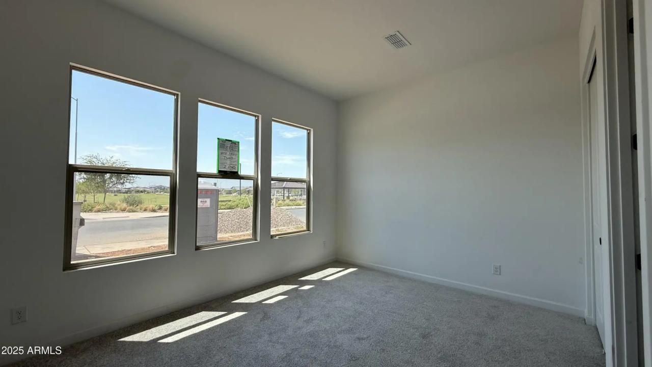 Real Estate Picture 6