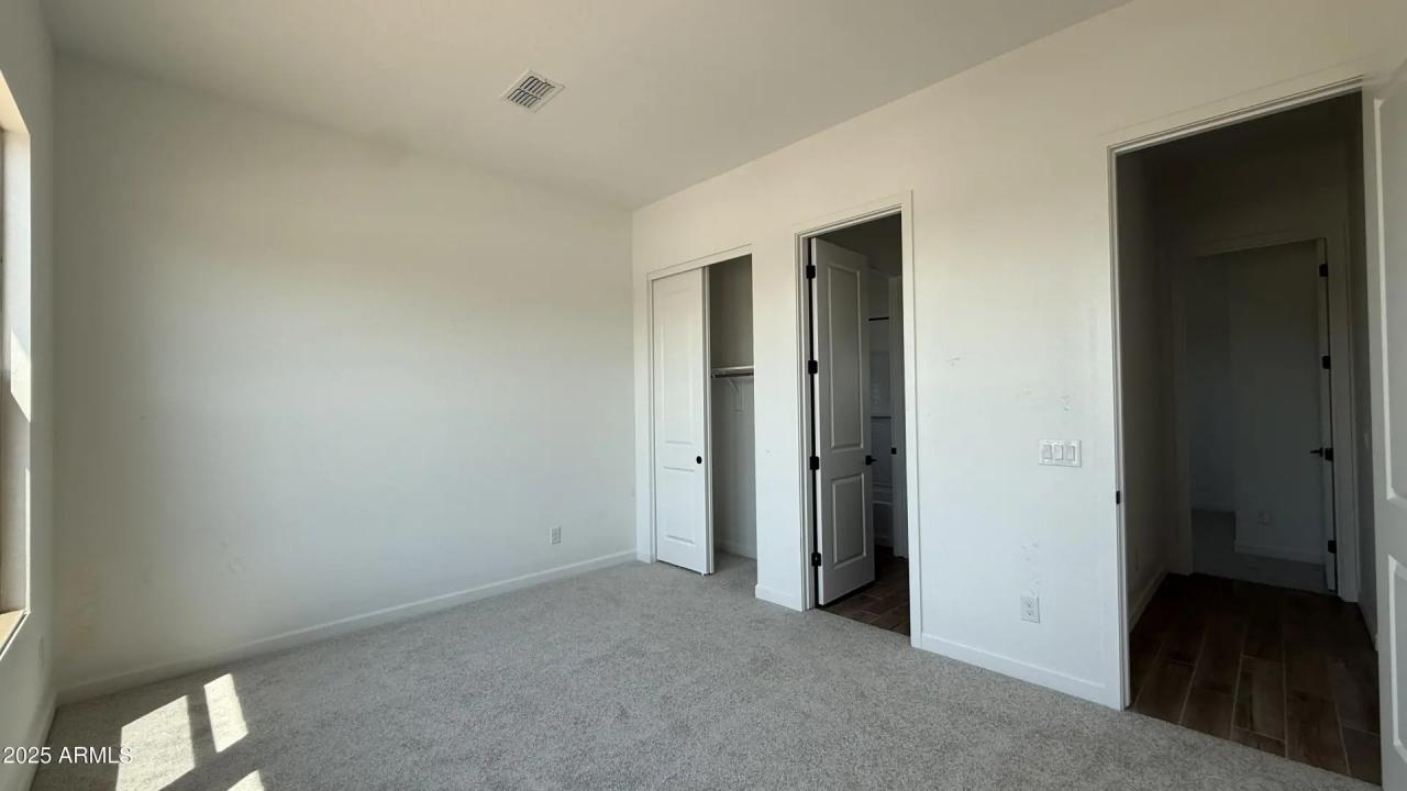 Real Estate Picture 7