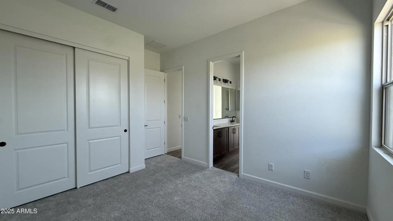 Real Estate Picture 10