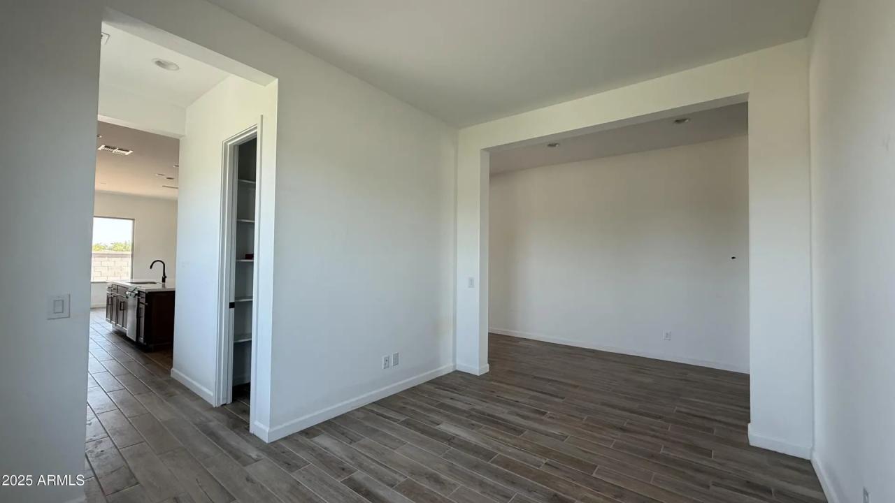 Real Estate Picture 12