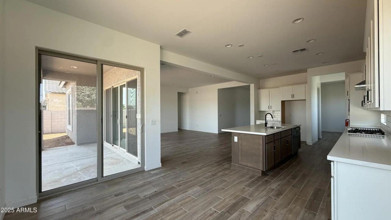 Real Estate Picture 16