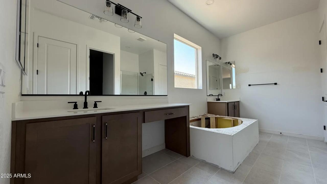 Real Estate Picture 20