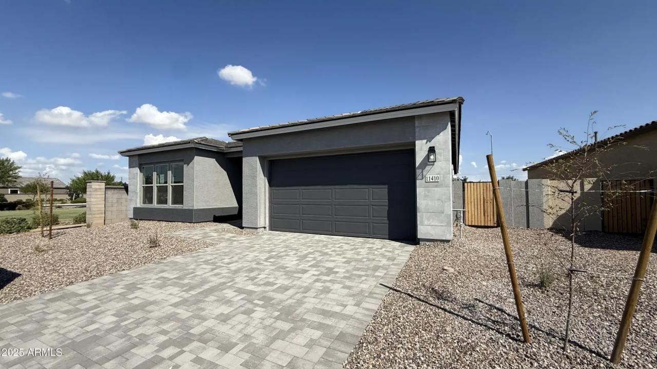 Real Estate Picture 3