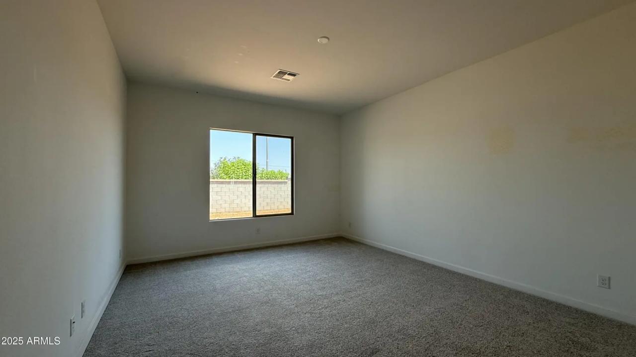 Real Estate Picture 19