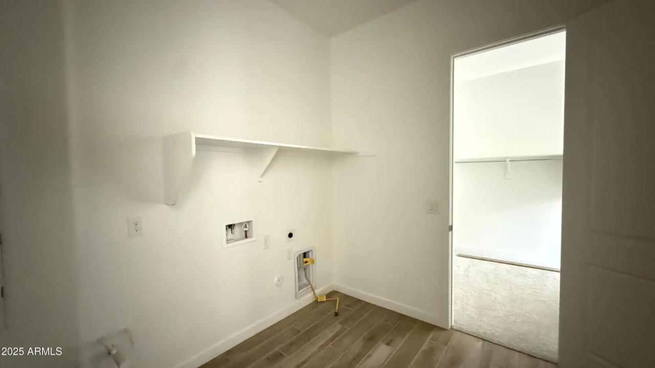 Real Estate Picture 24