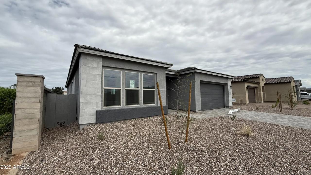 Real Estate Picture 4