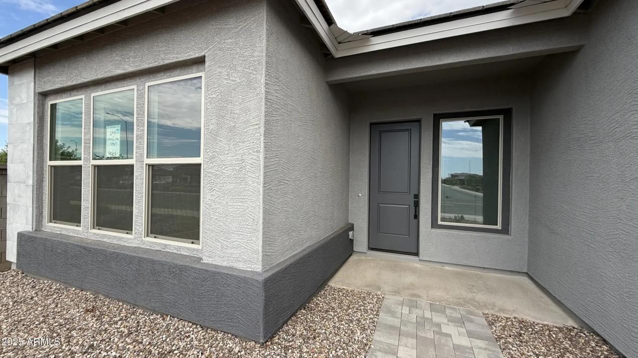 Real Estate Picture 5