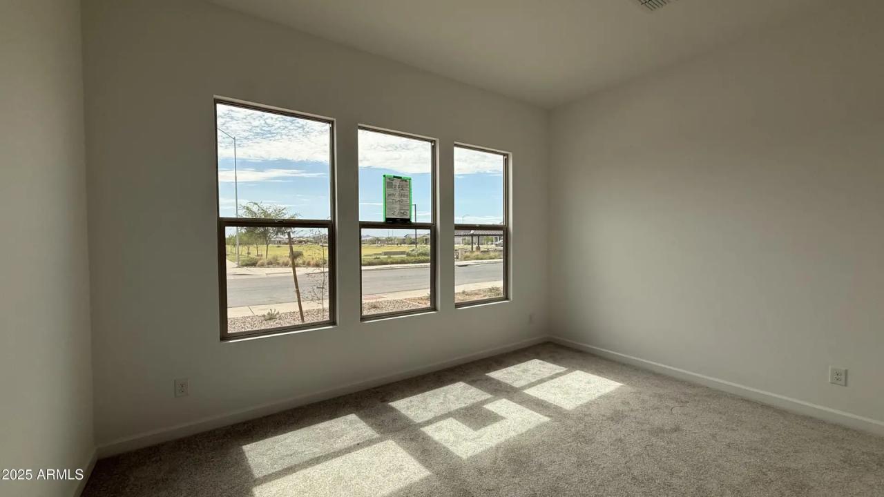 Real Estate Picture 7