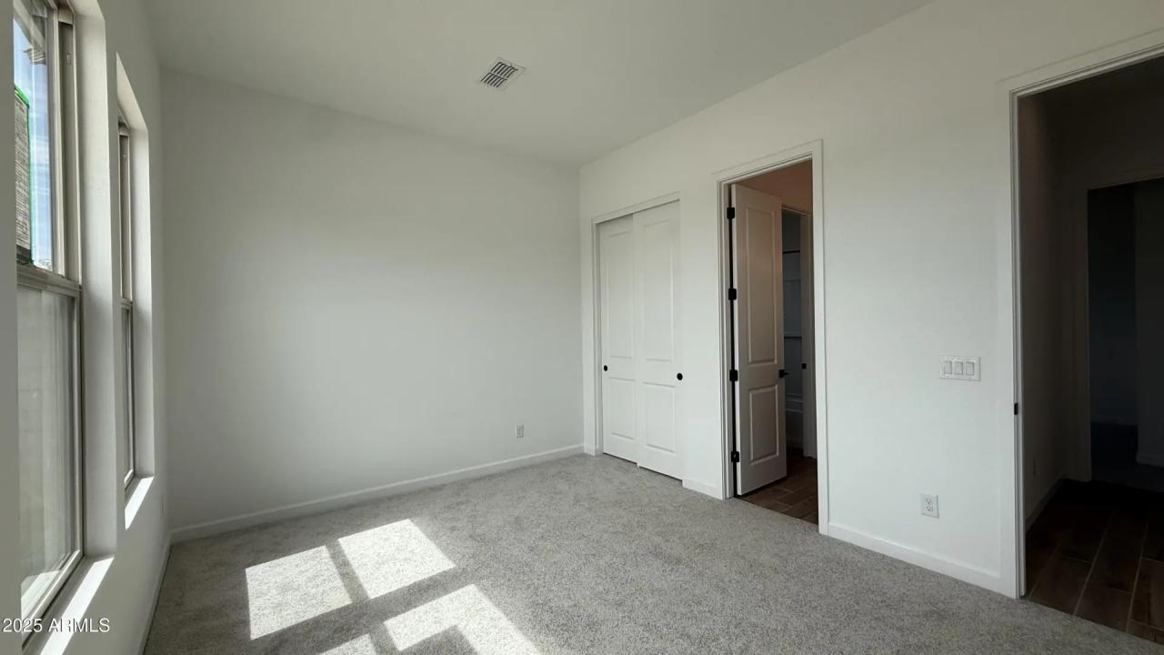 Real Estate Picture 8