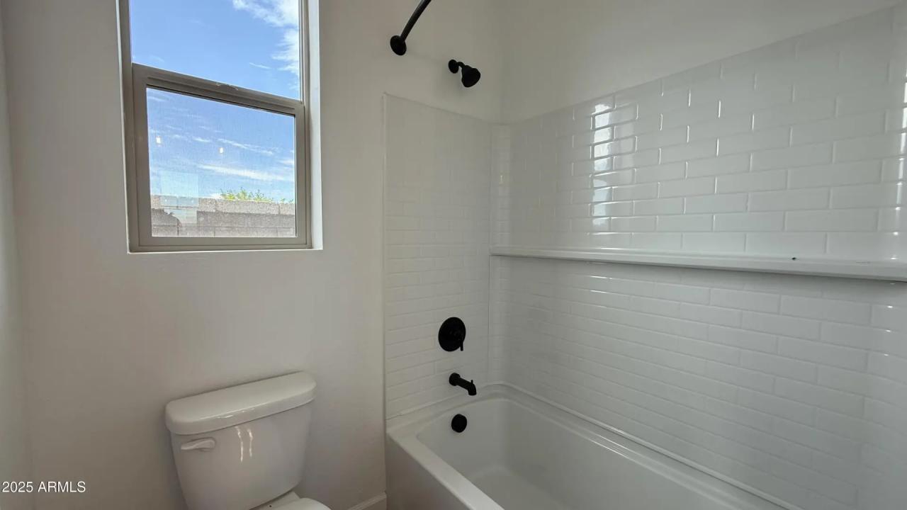 Real Estate Picture 10