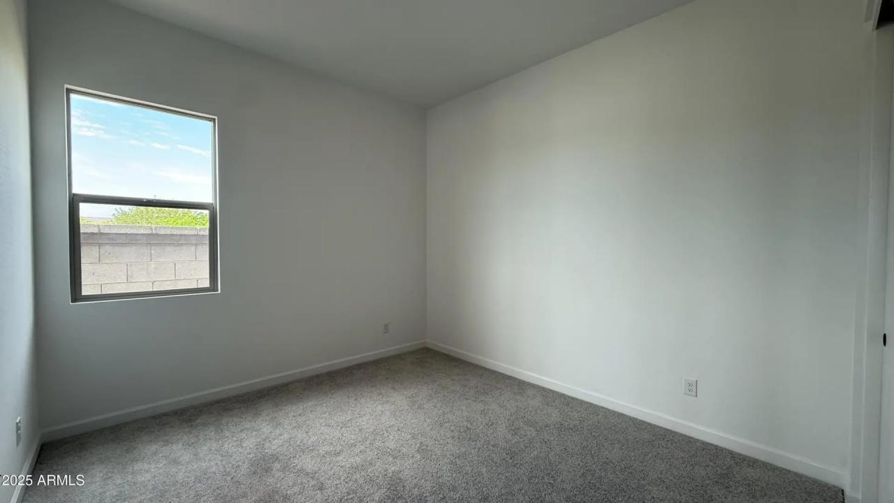 Real Estate Picture 11