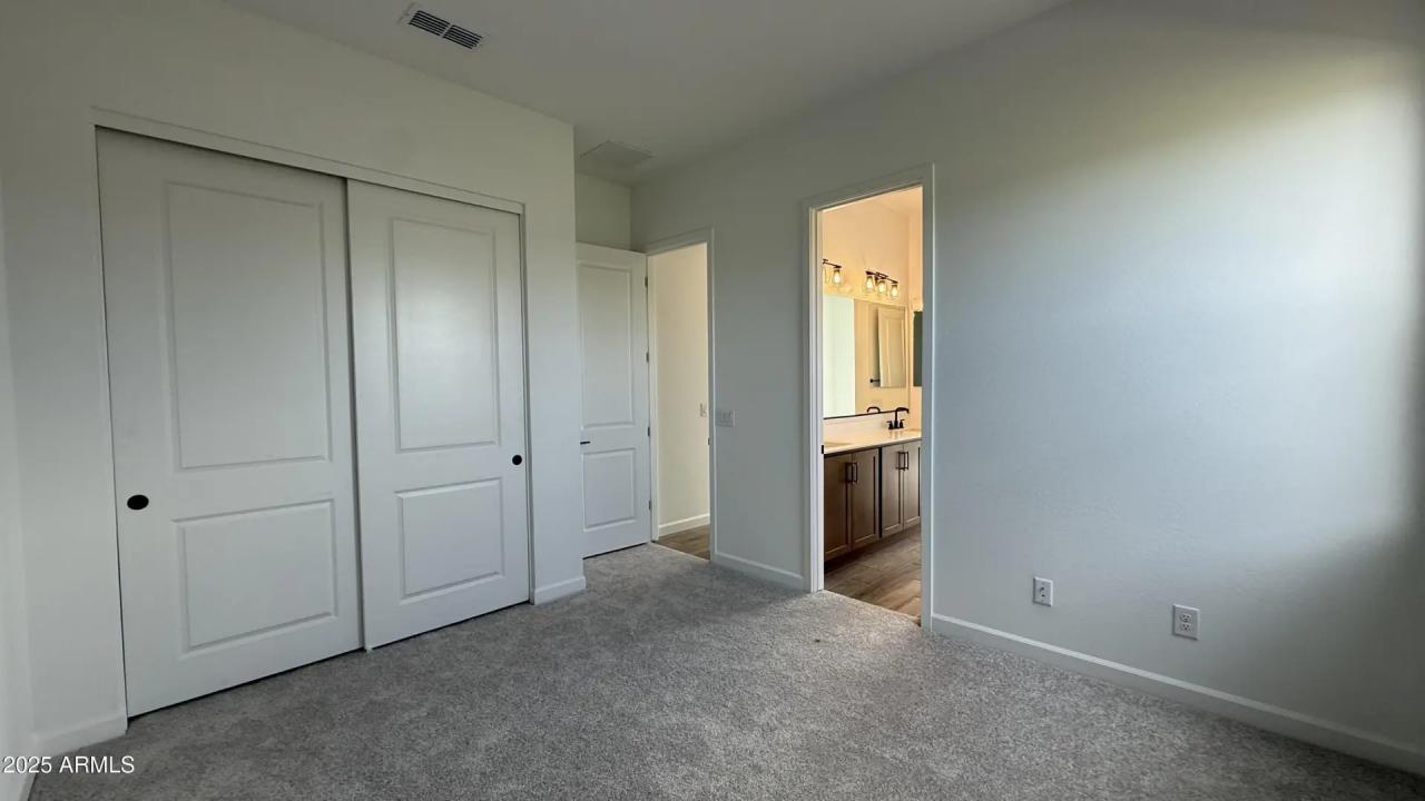 Real Estate Picture 12