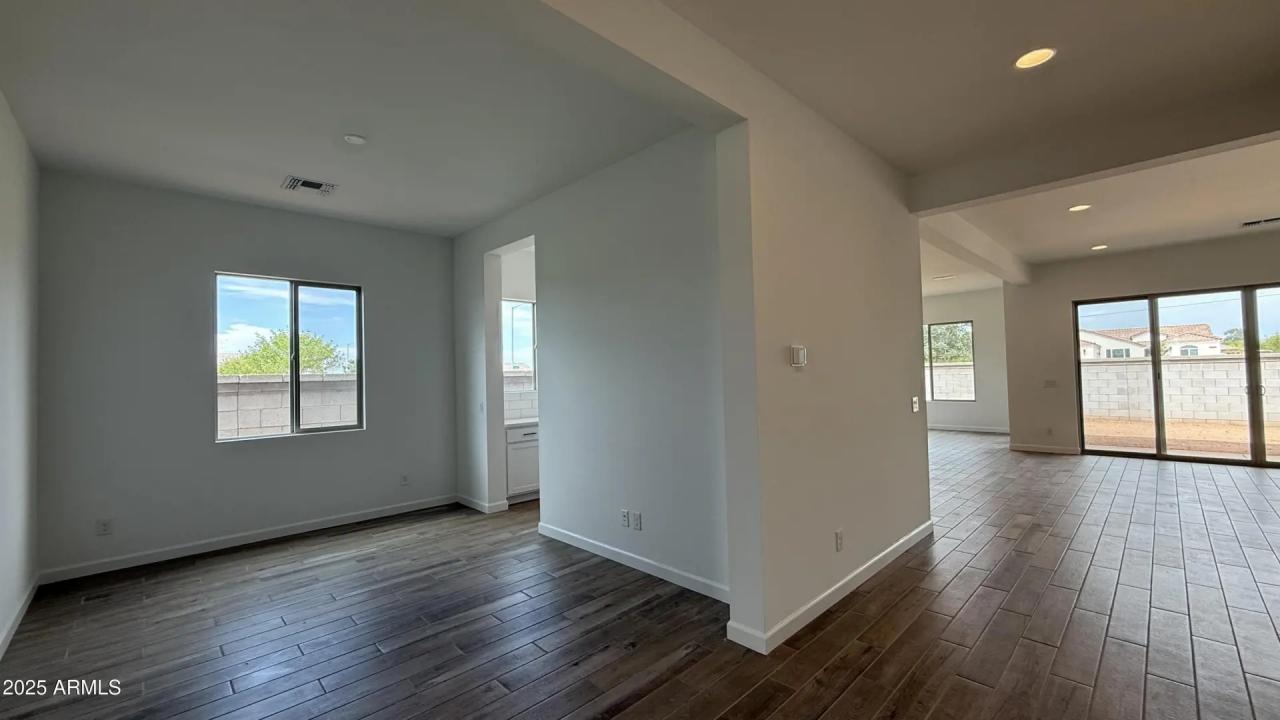 Real Estate Picture 13
