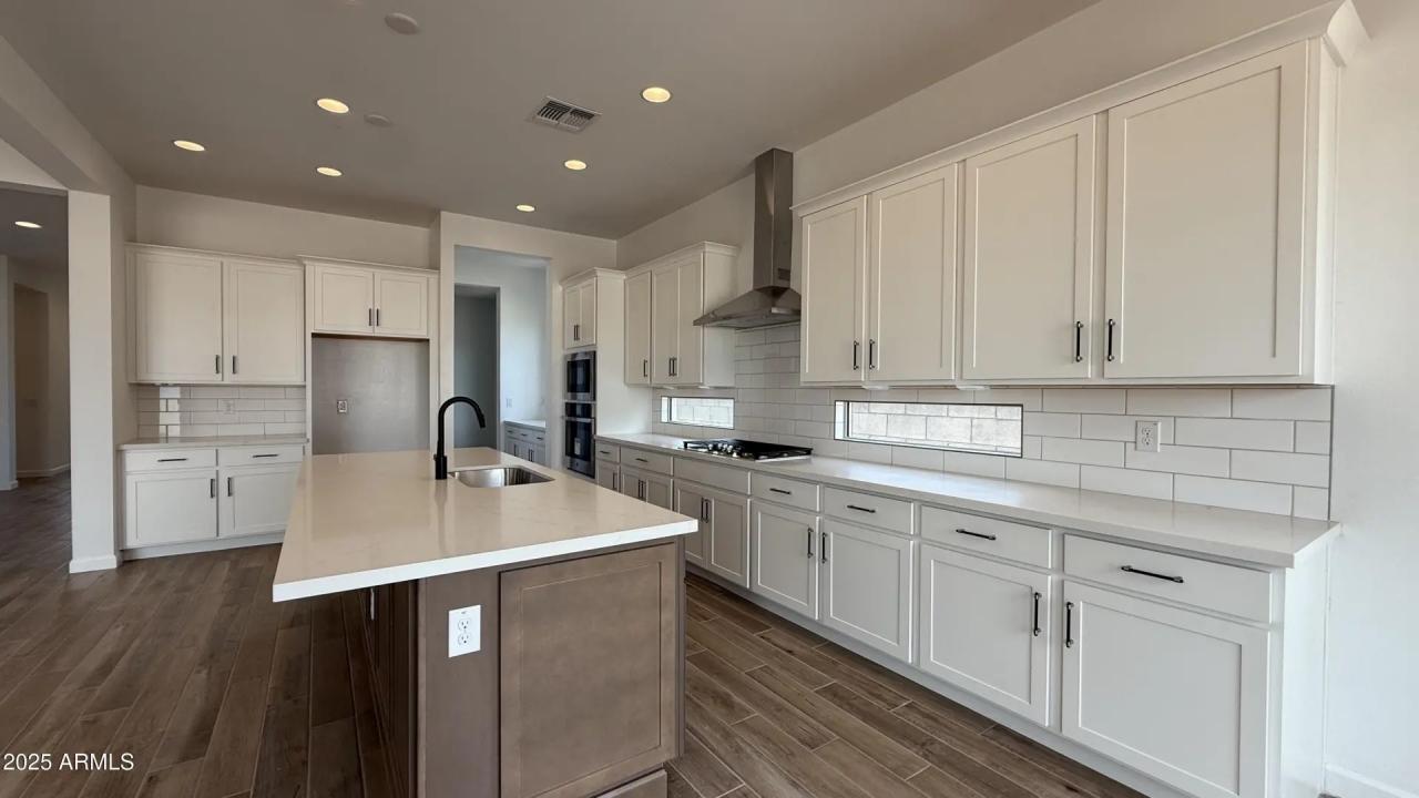 Real Estate Picture 20