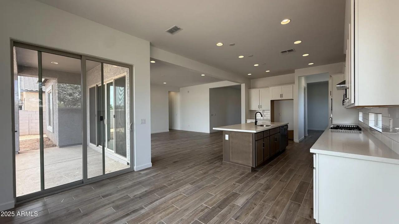 Real Estate Picture 21