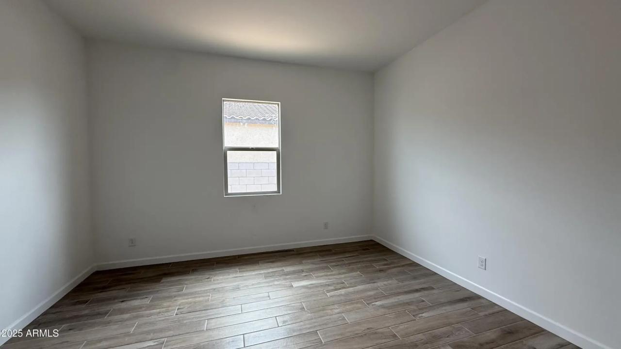 Real Estate Picture 30