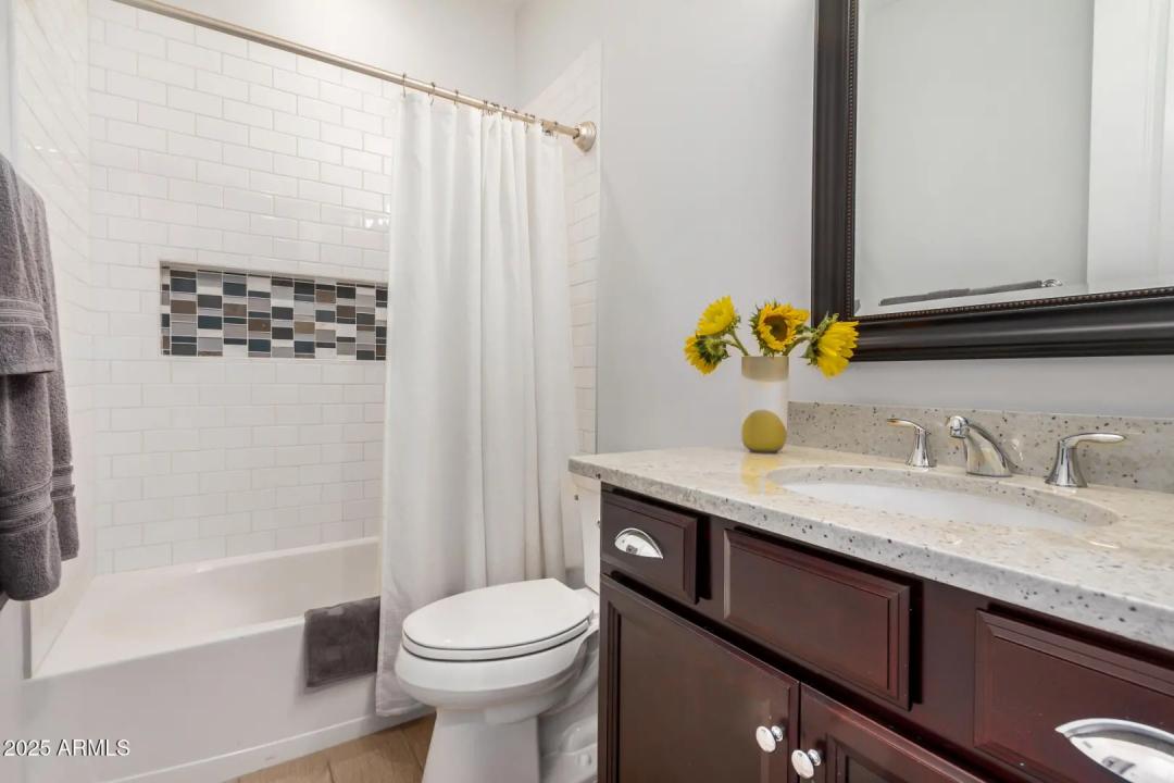 Real Estate Picture 5