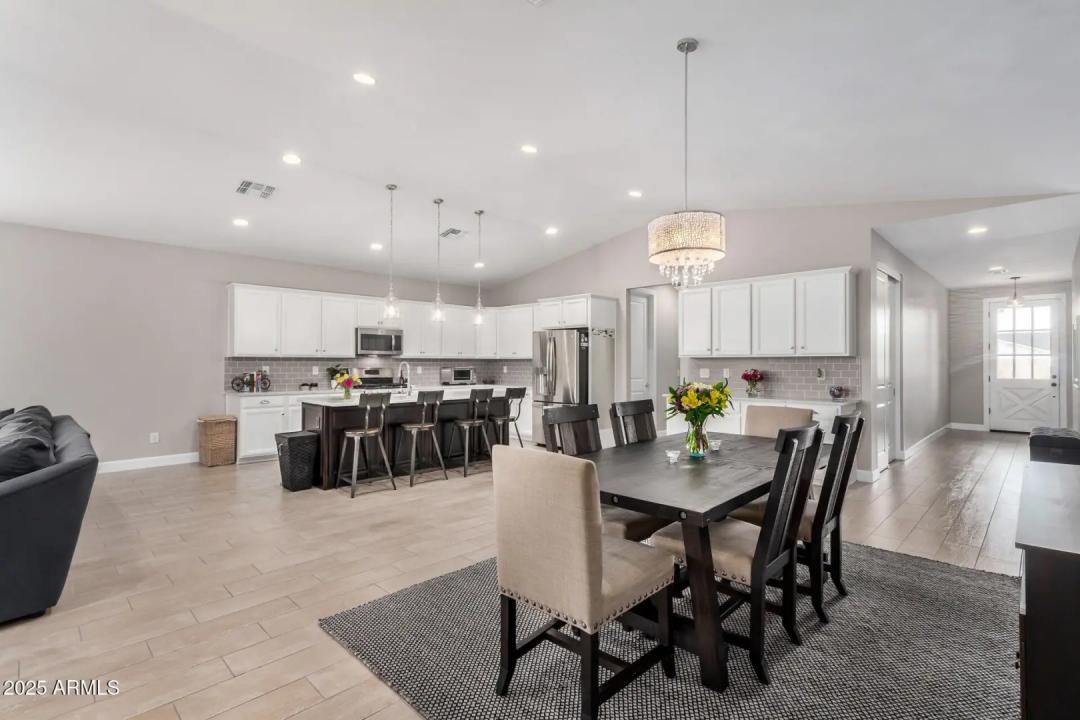 Real Estate Picture 6