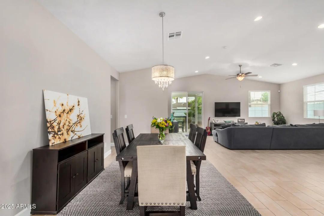 Real Estate Picture 7