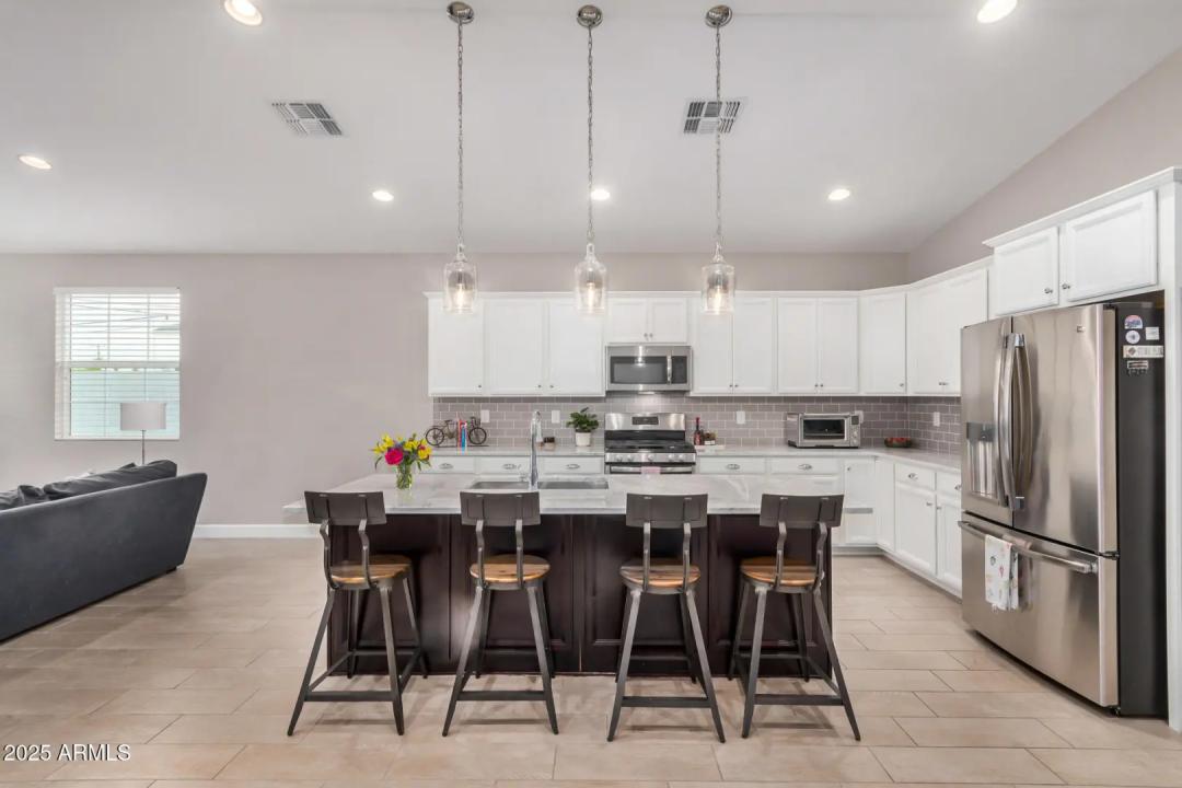 Real Estate Picture 9