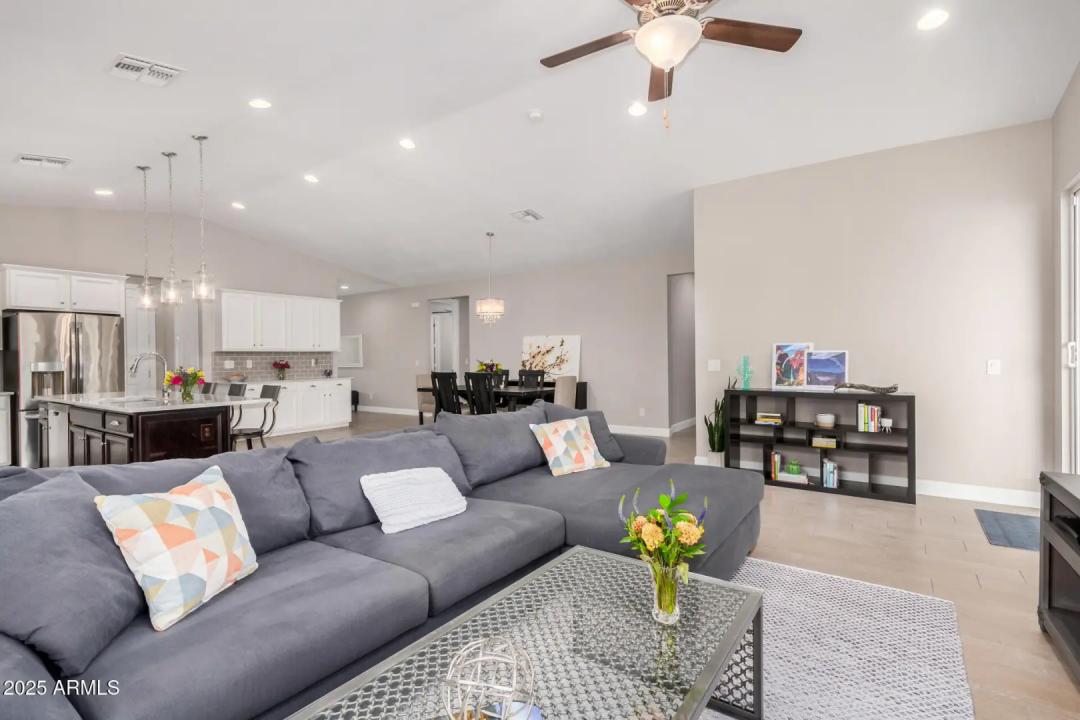 Real Estate Picture 10