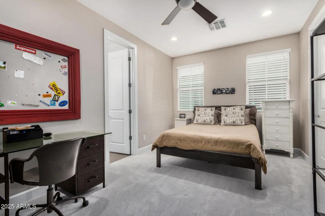 Real Estate Picture 16