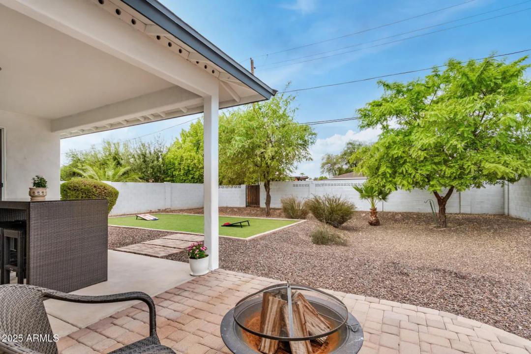 Real Estate Picture 24