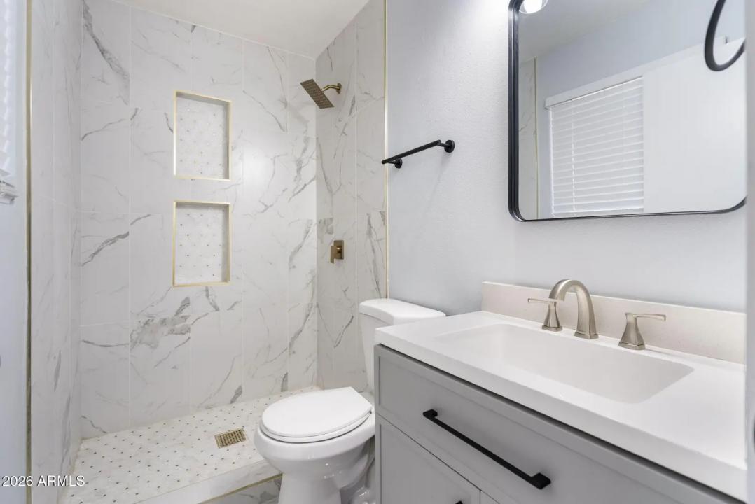Real Estate Picture 15