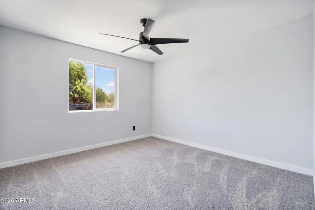 Real Estate Picture 16