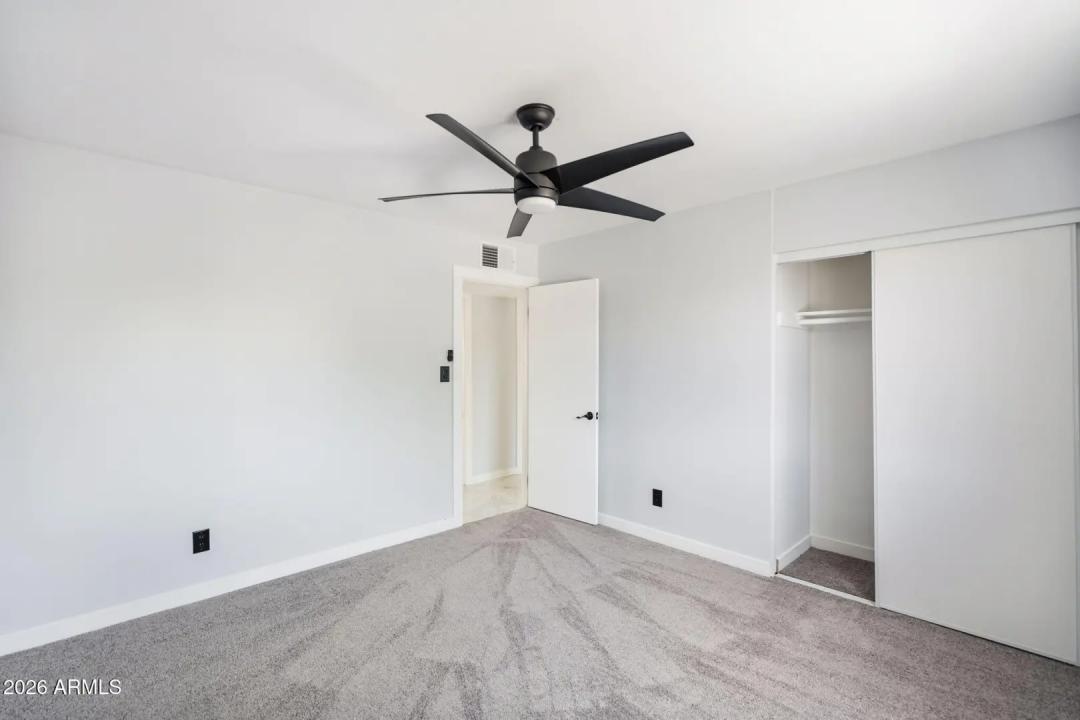 Real Estate Picture 17