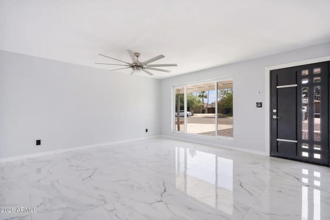 Real Estate Picture 4