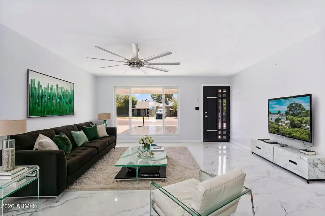 Real Estate Picture 6