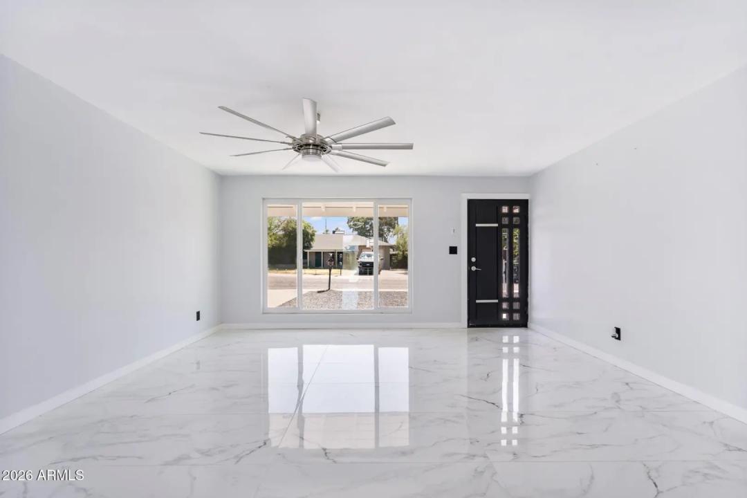 Real Estate Picture 5