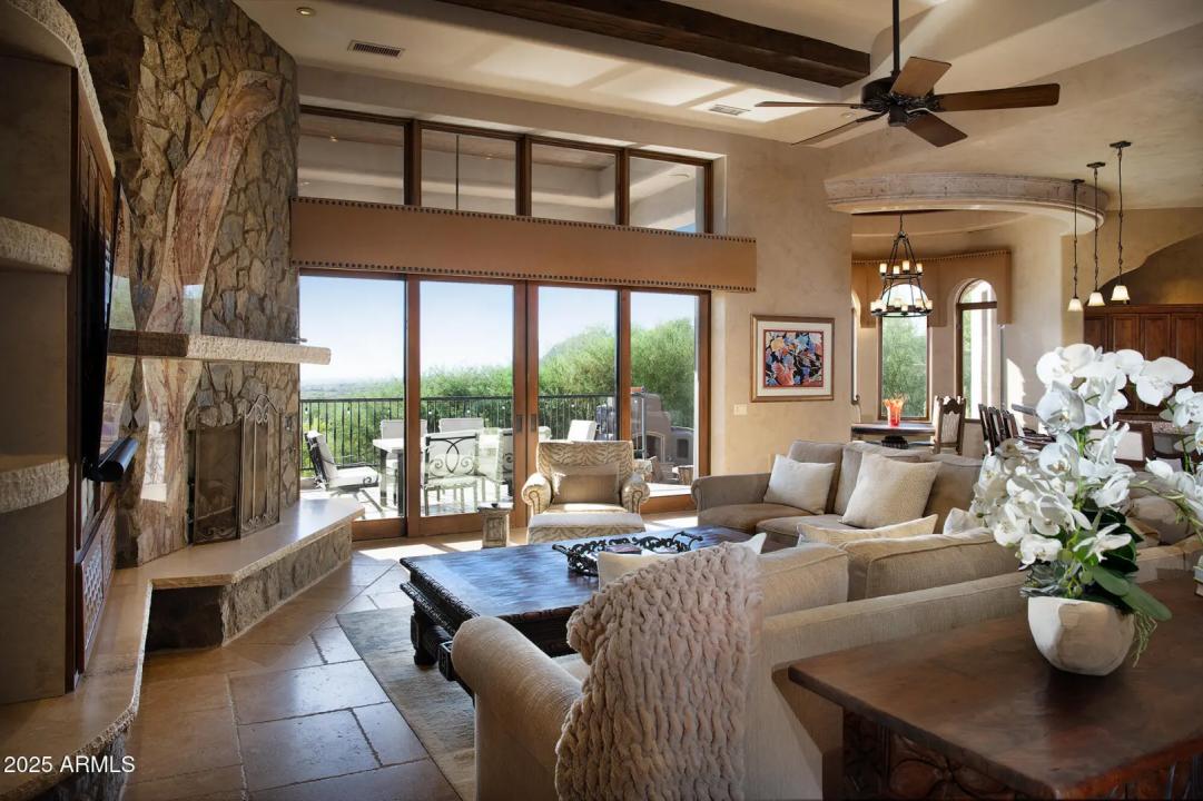 Real Estate Picture 3