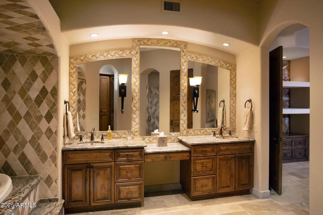 Real Estate Picture 42